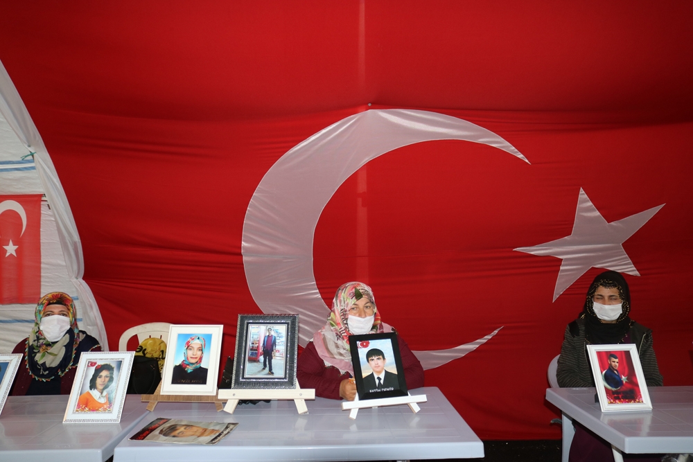 HDP önündeki evlat nöbeti 249’uncu gününde