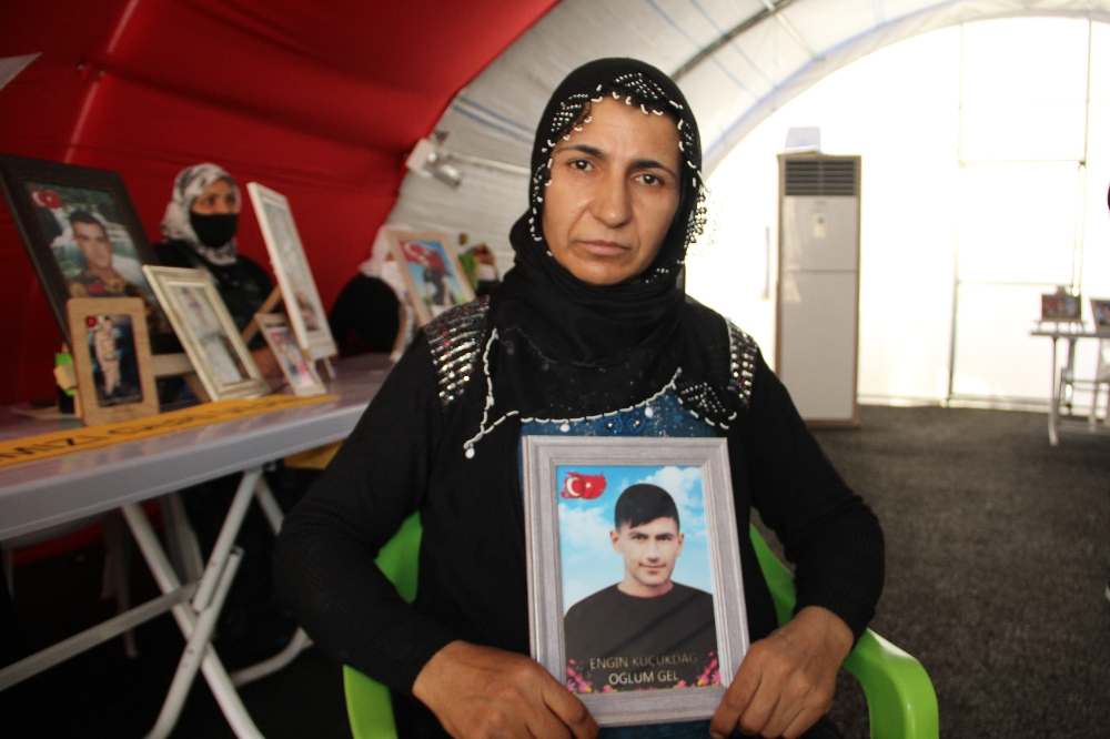 HDP önündeki evlat nöbeti 345’inci gününde