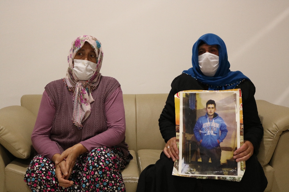 HDP önündeki evlat nöbeti eylemine 2 aile daha katıldı