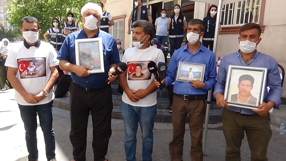 HDP’lilerin evlat nöbetindeki anne ve babaları tehdit ettiği iddiası