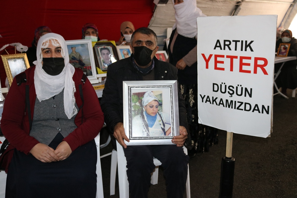 HDP’ye karşı başkaldıran annelerin eylemine bir aile daha katıldı