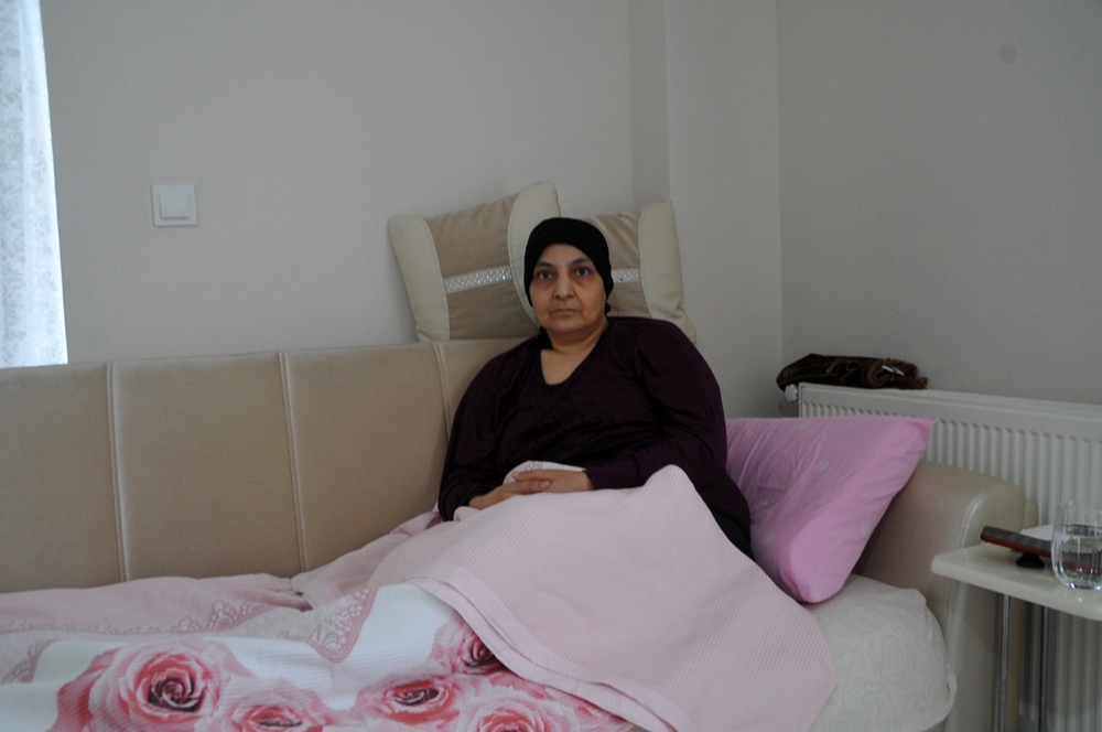 Hemşire hayata tutunmak için ’karaciğer nakli’ bekliyor