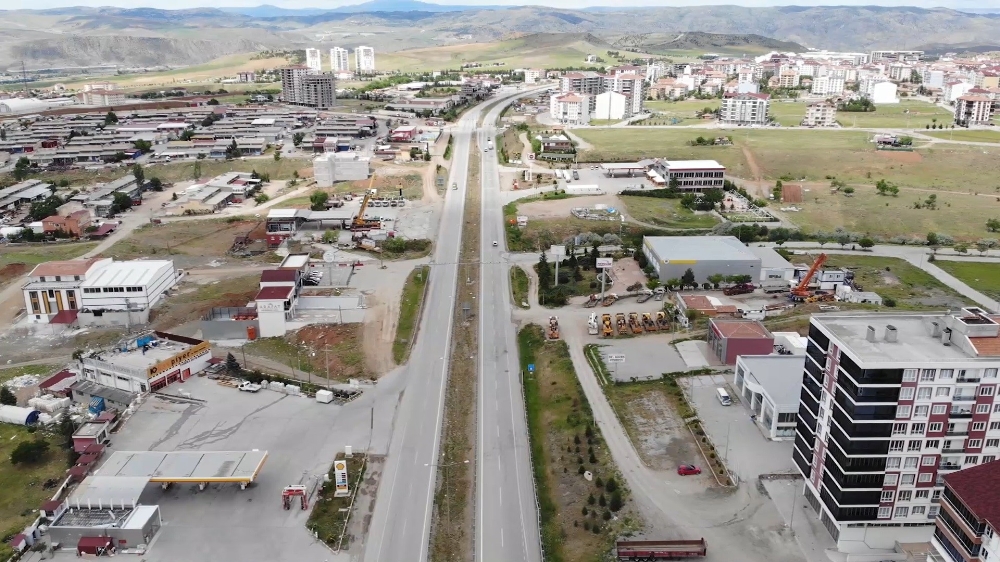 Her bayram öncesi 100 bin aracın geçtiği ’kilit kavşak’ta sessizlik