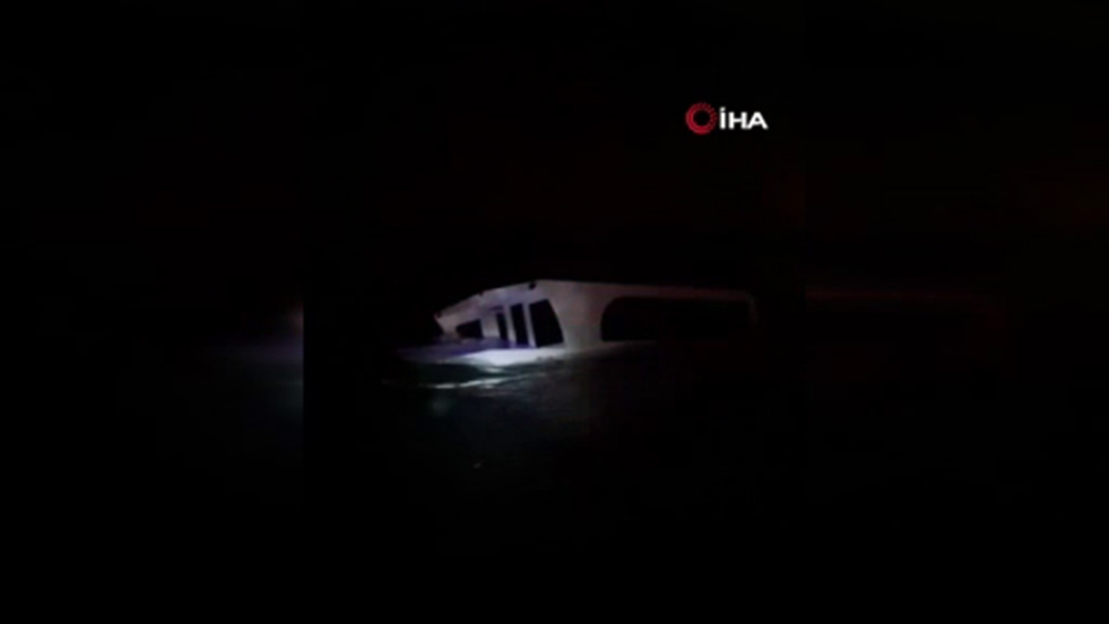 Heybeliada açıklarında tekne alabora oldu: Can pazarı yaşandı