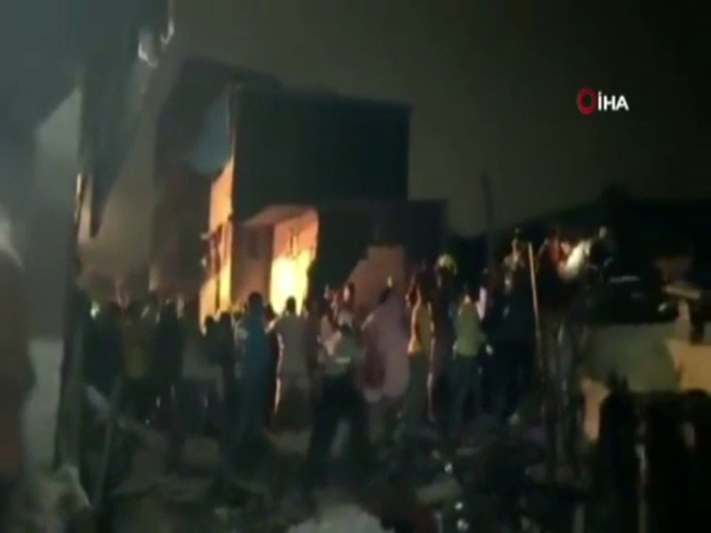 Hindistan’da bina çöktü: 11 ölü