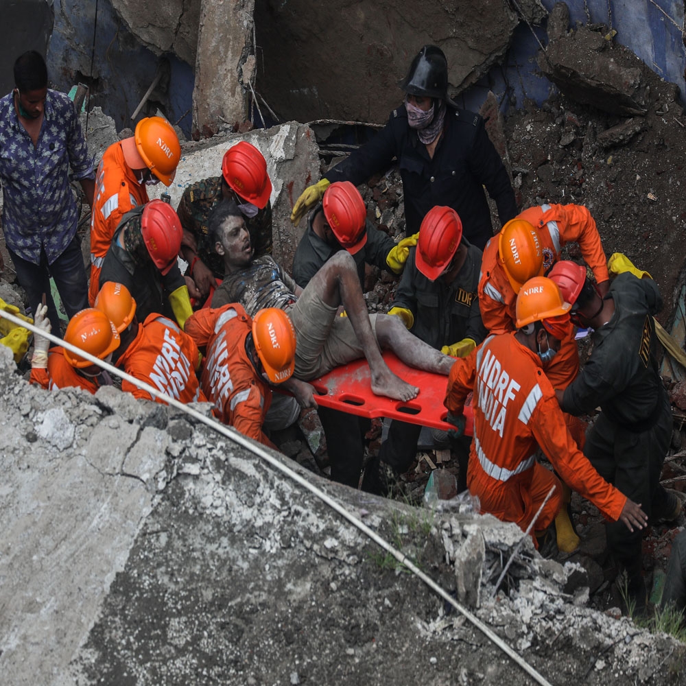 Hindistan’da bina çöktü: 8 ölü
