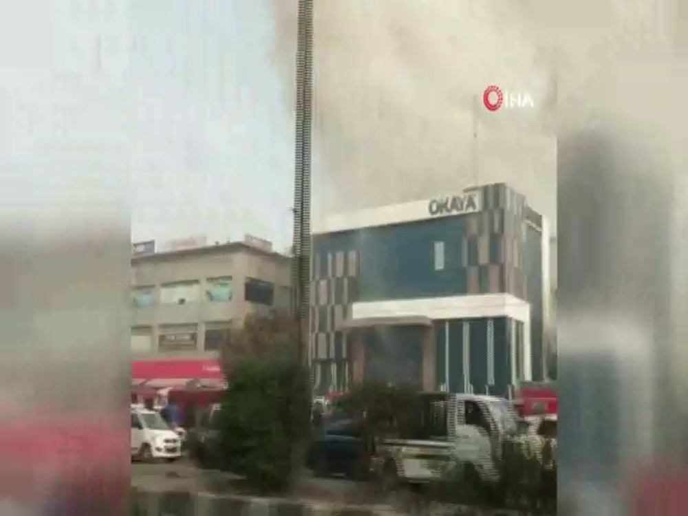 Hindistanda Fabrika Çöktü: 14 Yaralı