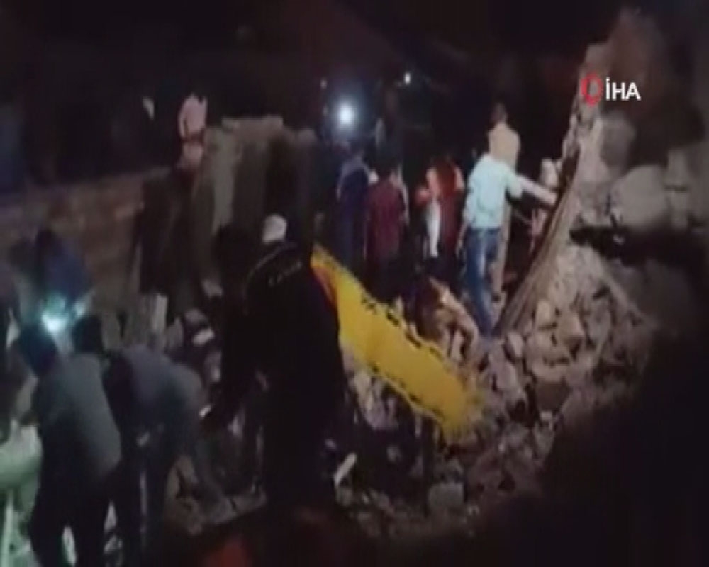 Hindistan’da inşaat halindeki fabrikanın duvarı çöktü: 6 ölü, 10 yaralı