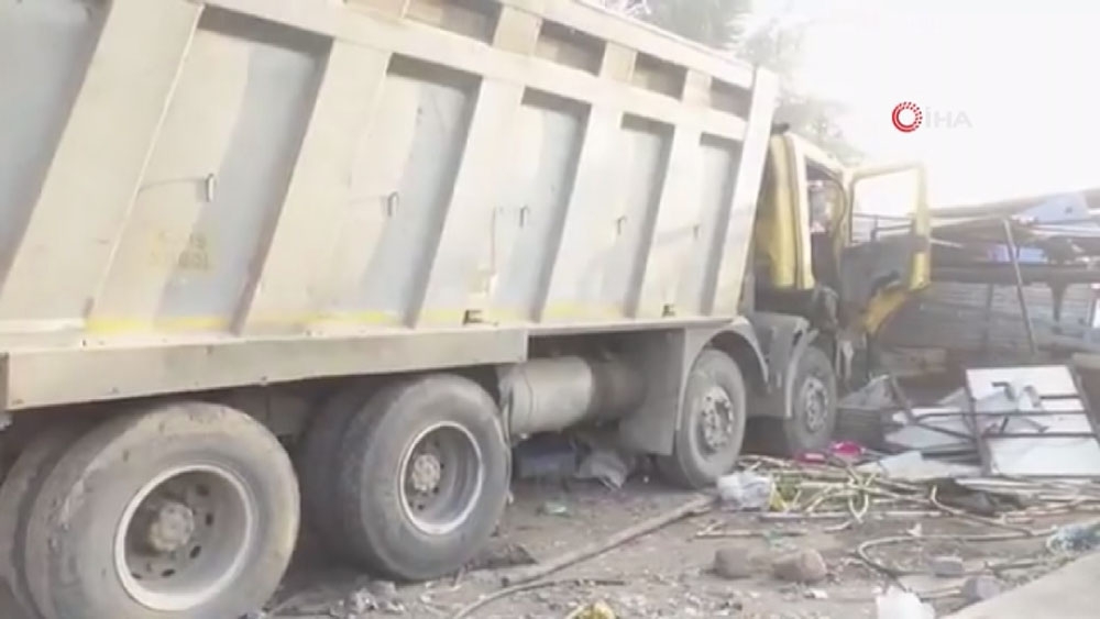 Hindistan’da kamyon kaldırımda uyuyan işçileri ezdi: 13 ölü