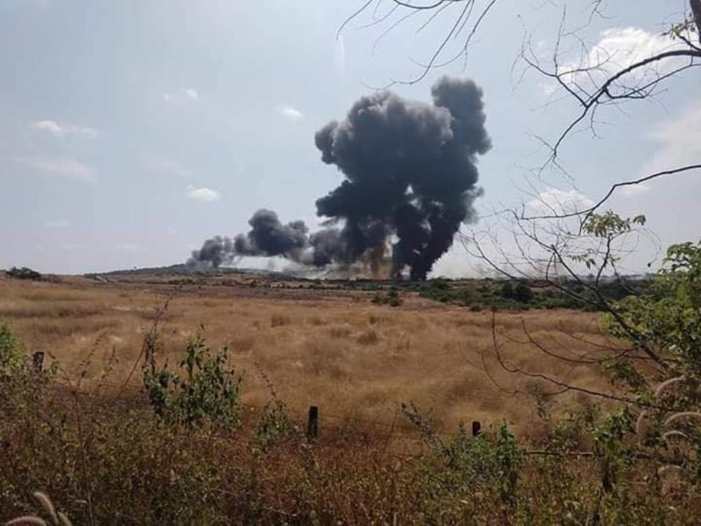 Hindistan’da savaş uçağı eğitim sırasında düştü