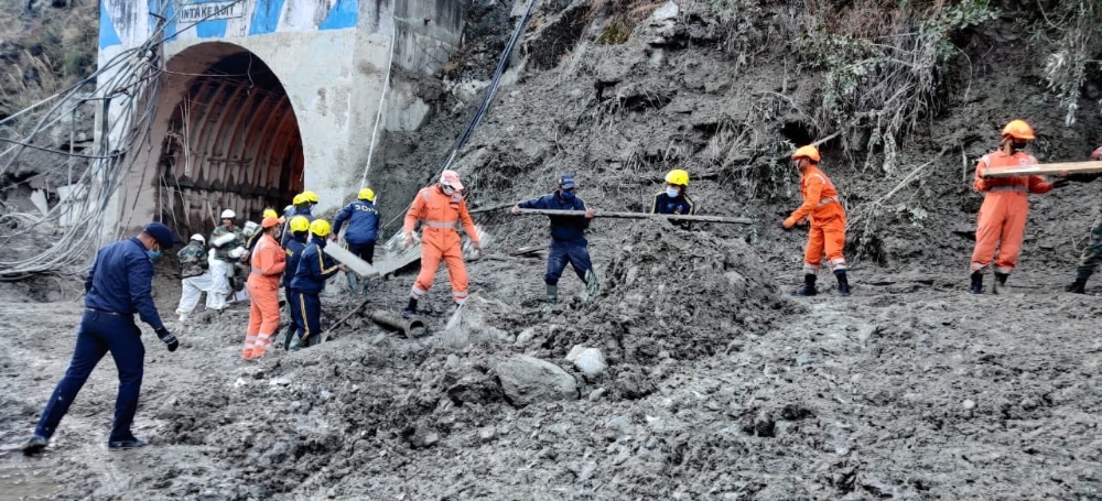 Hindistan’daki buzul felaketinde can kaybı 28’e ulaştı