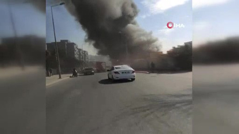Hırdavat deposunda korkutan yangın