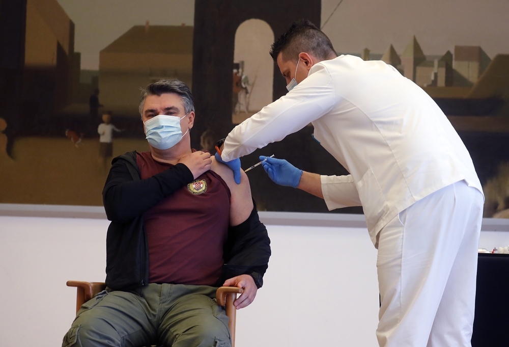 Hırvatistan Devlet Başkanı Milanovic, Covid-19 aşısı yaptırdı