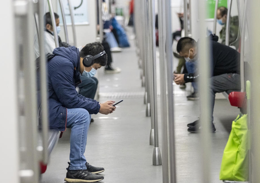 Hong Kong, korona virüsüne karşı yeni önlemler alıyor