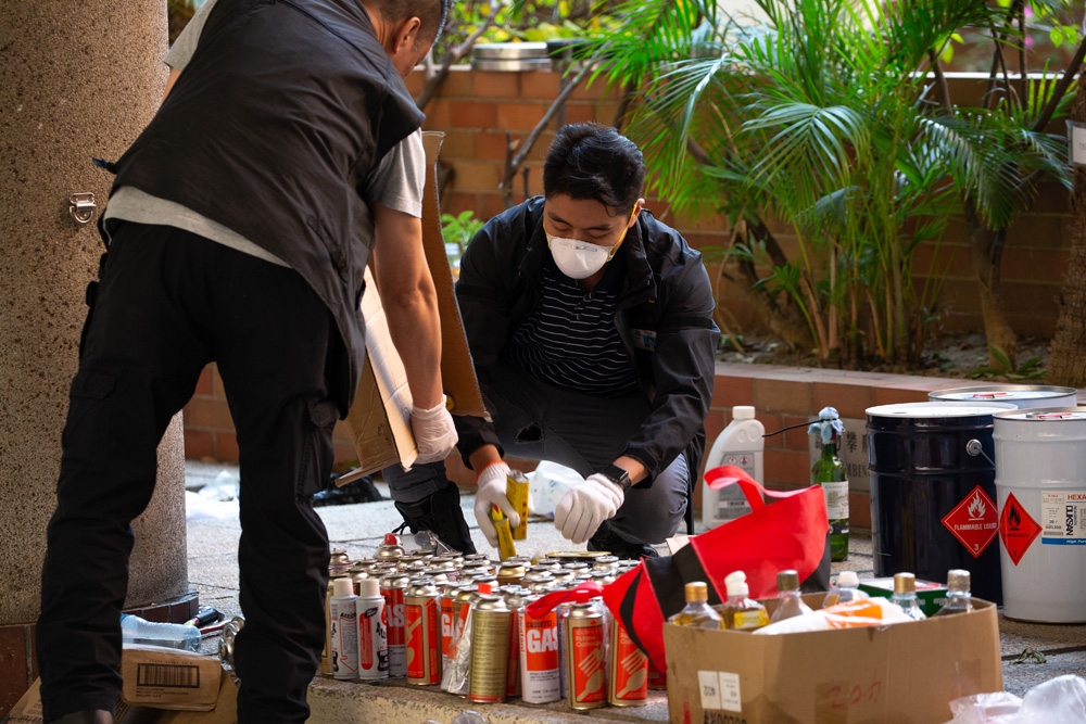 Hong Kongda Polisin Üniversite Kuşatması Kalktı