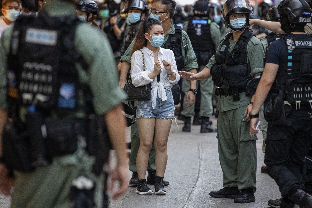 Hong Kong’daki sessiz protestoda 53 kişi gözaltına alındı