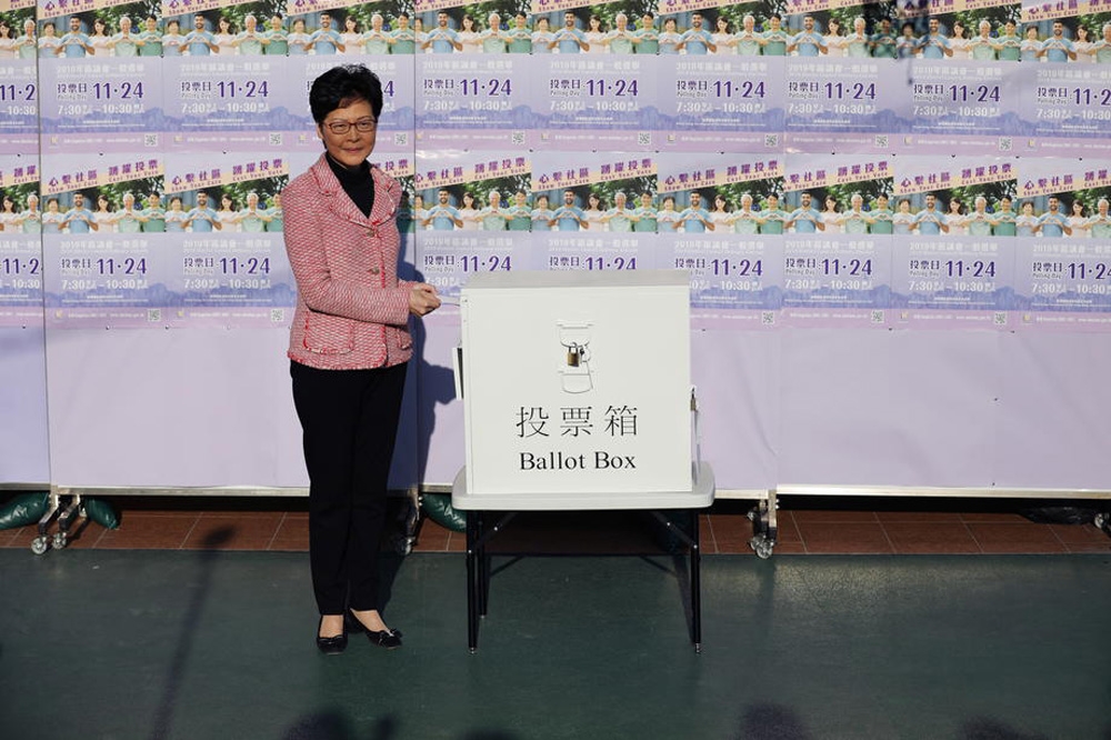 Hong Kongdaki Yerel Seçimlere Rekor Katılım