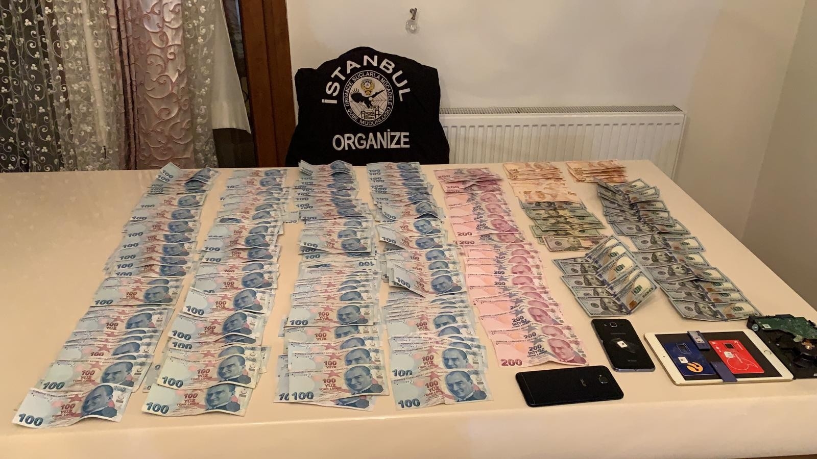 Hücre evlerine para dağıtan FETÖ’cü yakalandı