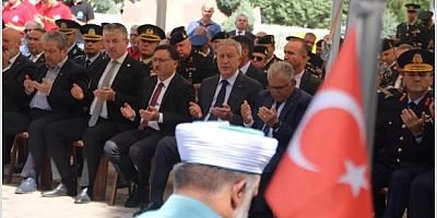 Hulusi Akar: 1 ay önce başkaldırmaya kalktılar! Hazırlıklı olmamız lazım