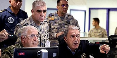 Hulusi Akar'dan Pençe Kılıç açıklaması: Teröristlerin sığınakları, inleri başlarına yıkıldı