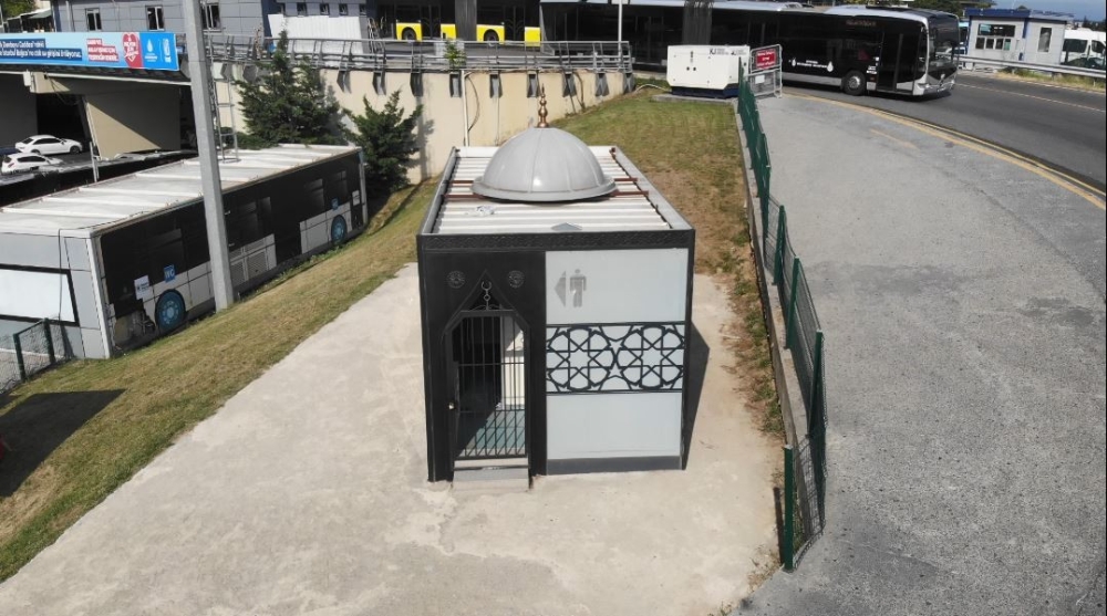 İBB Zincirlikuyu Metrobüs Mescidinin kapısına kilit vurdu