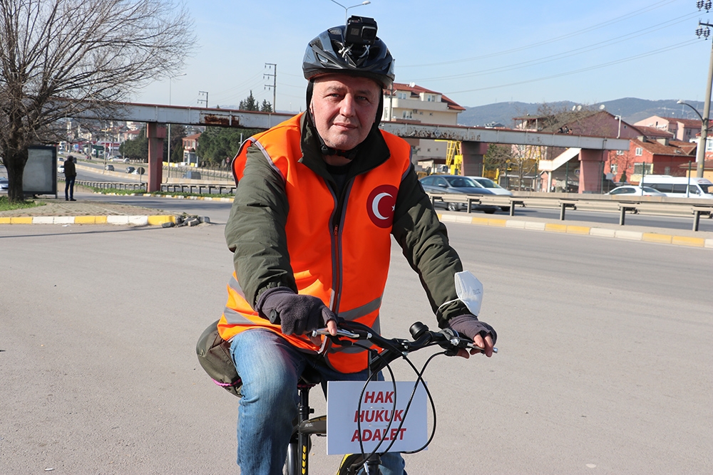 İBB’de işten çıkartılan işçi, İstanbul’dan Ankara’ya kadar pedal çeviriyor