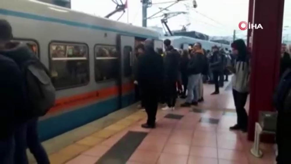 İBB’nin gece metrolarında çift ücret tarifesi büyük tepki çekiyor