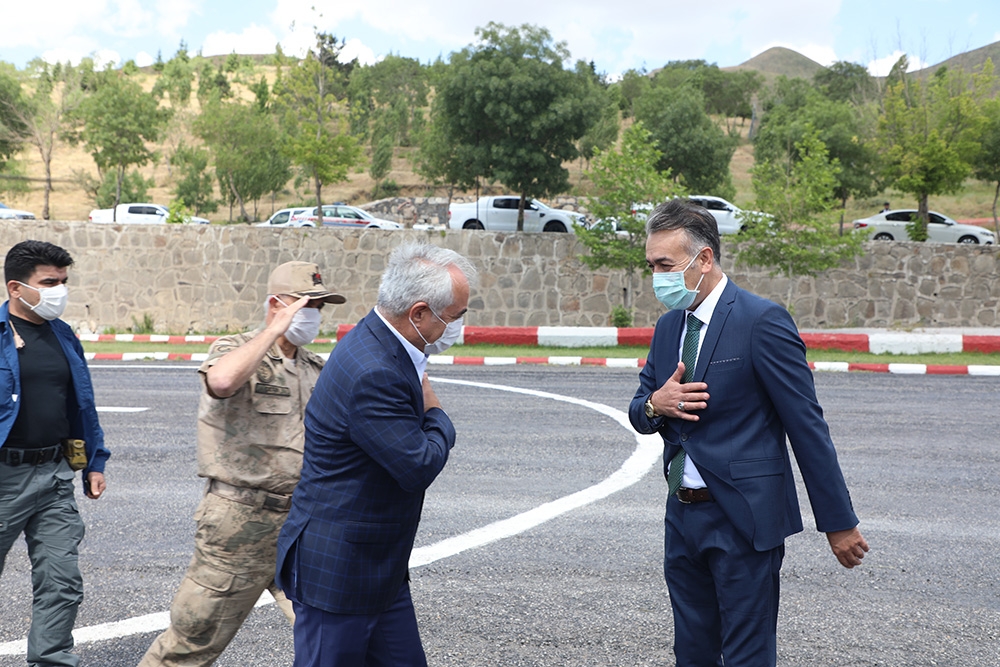 İçişleri Bakan Yardımcısı ve Jandarma Genel Komutanı Bitlis’i ziyaret etti