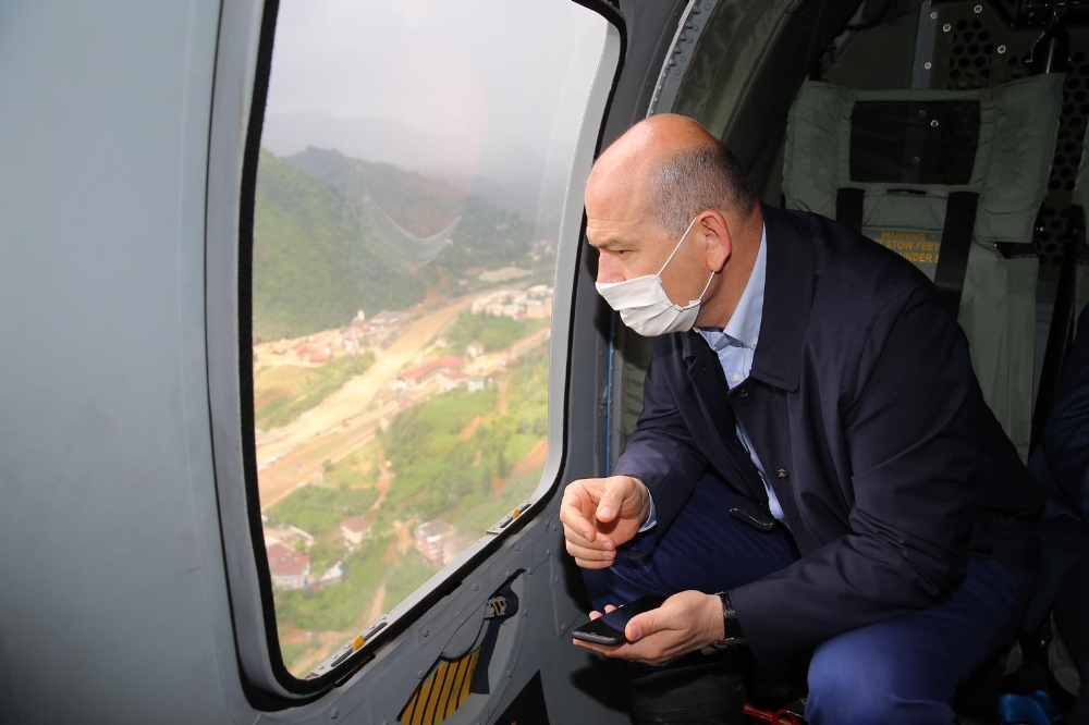 İçişleri Bakanı Soylu, afet bölgelerini havadan inceledi