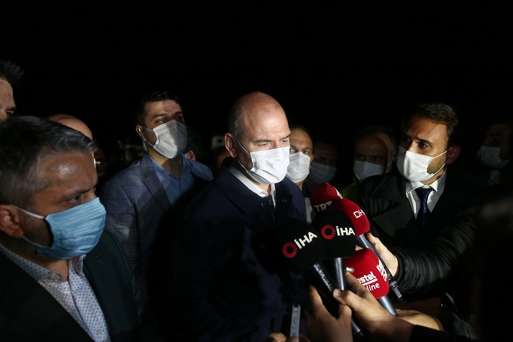 İçişleri Bakanı Soylu Bursa’da yaşanan sel felaketi bölgesinde