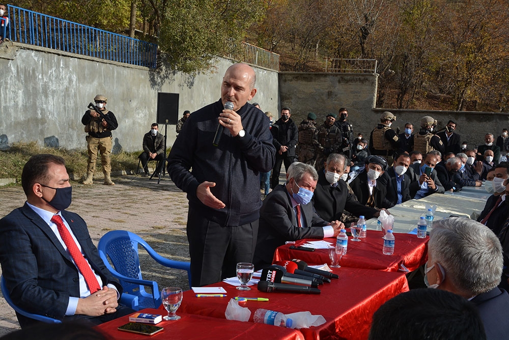 İçişleri Bakanı Soylu, Hakkari’de 80 yıllık husumete son verdi