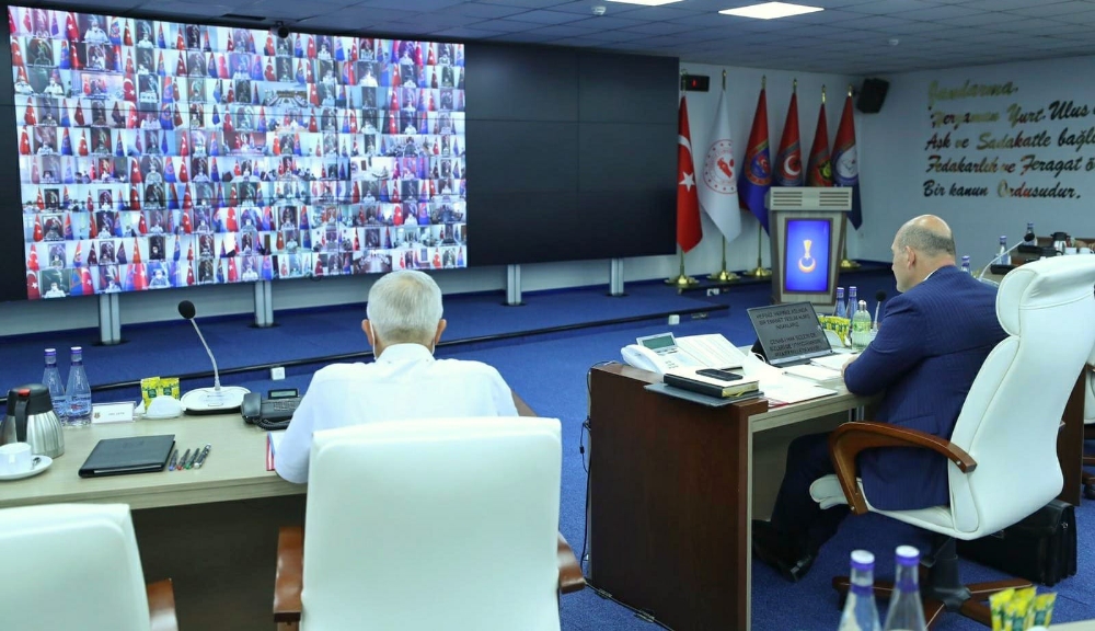 İçişleri Bakanı Soylu, jandarma komutanlarıyla video konferans yöntemiyle görüştü