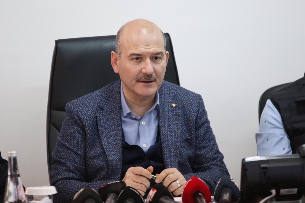 İçişleri Bakanı Soylu: “Şu anda bizim 9 bin 800 kişiye karantina uyguluyoruz”