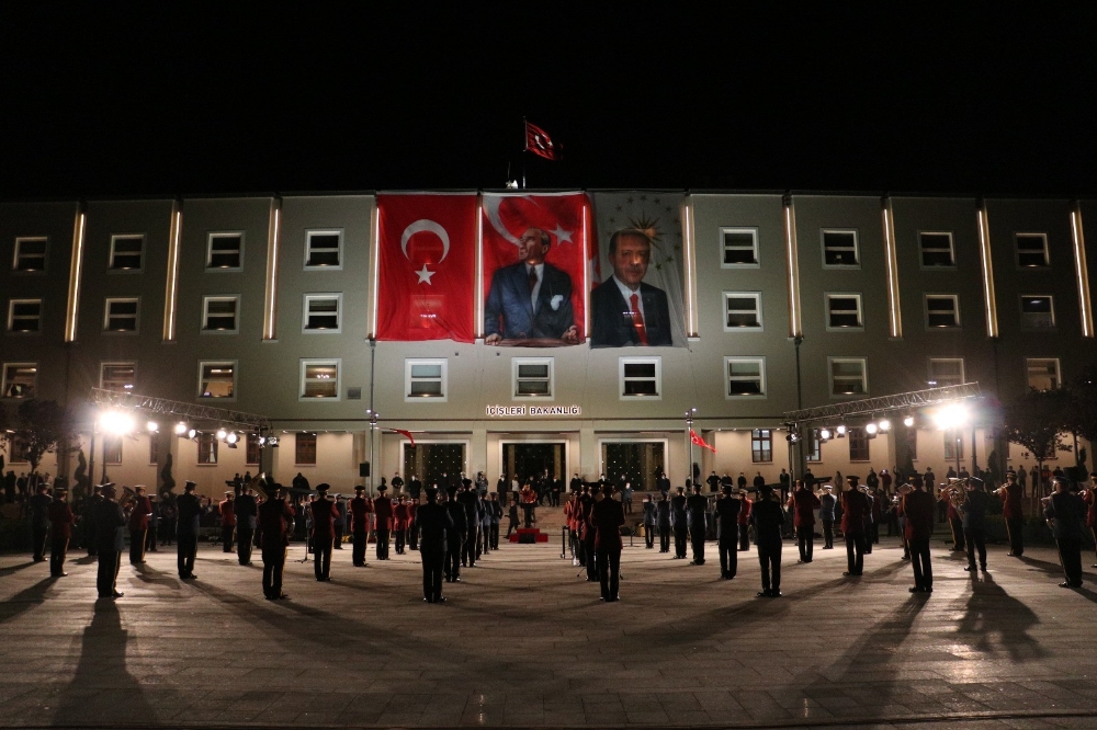 İçişleri’nden bandolu “23 Nisan” kutlaması