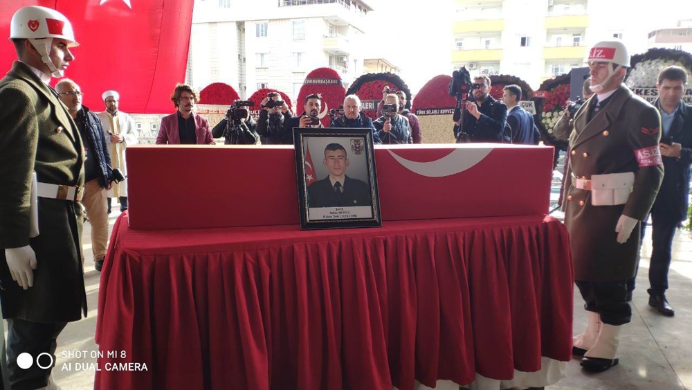 İdlib şehidi gözyaşlarıyla defnedildi