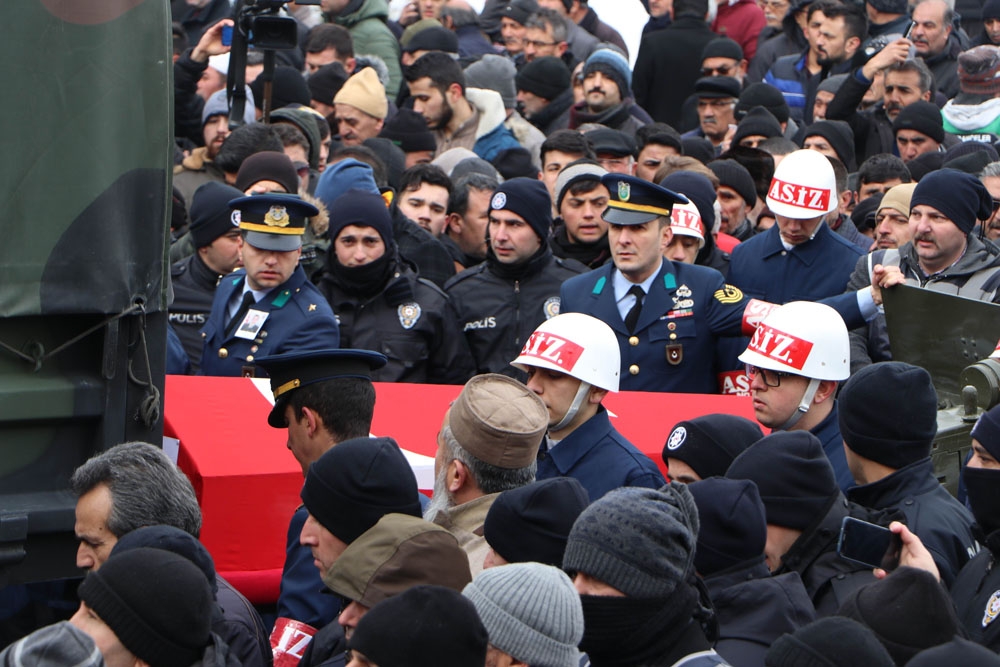İdlib şehitleri son yolculuklarına uğurlandı