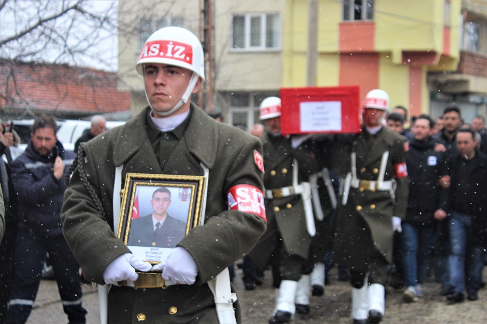 İdlib’de şehit düşen Ali Turgut son yolculuğuna uğurlandı
