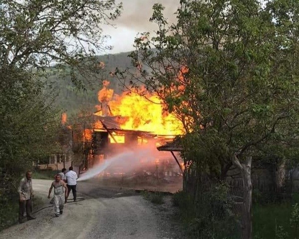 İftar vakti çıkan yangında engelli bir kişi hayatını kaybetti