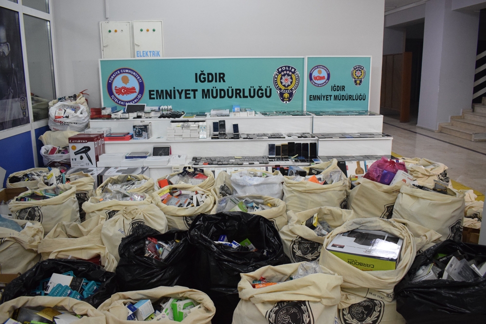 Iğdırda Kaçak Cep Telefonu Operasyonu