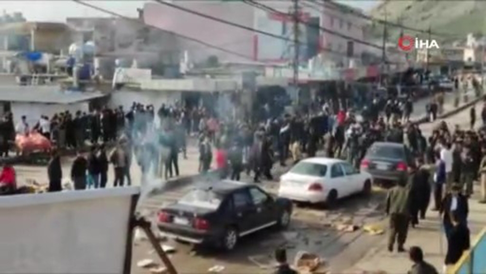 IKBY’de protestocular siyasi parti binalarını ateşe verdi: 1 ölü, 6 yaralı
