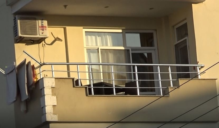 İki çocuk annesi kadın 3. kattan düşerek öldü
