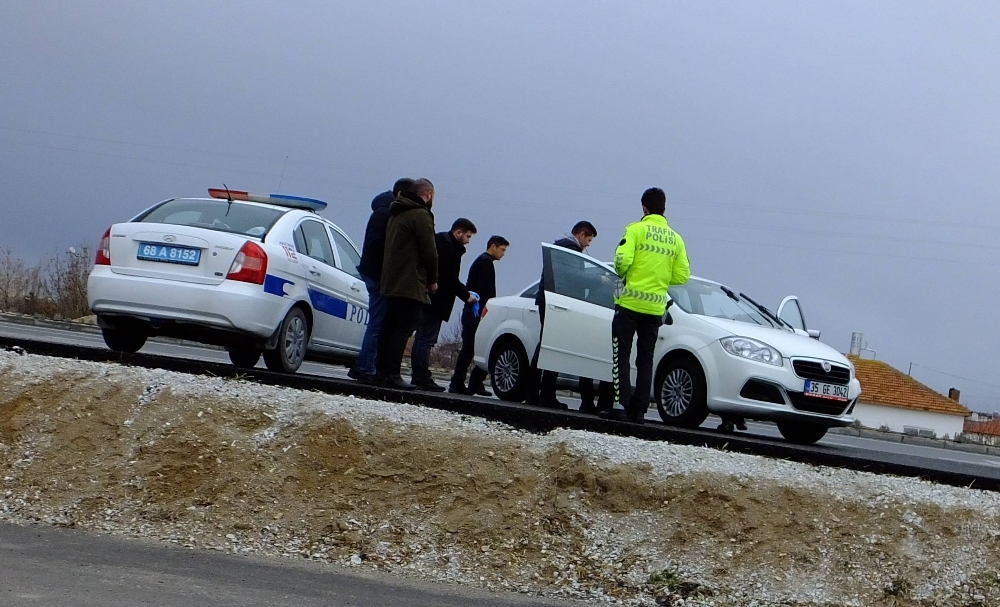 İki iş adamını 780 bin TL dolandıran 4 şüpheli kaçarken yakalandı