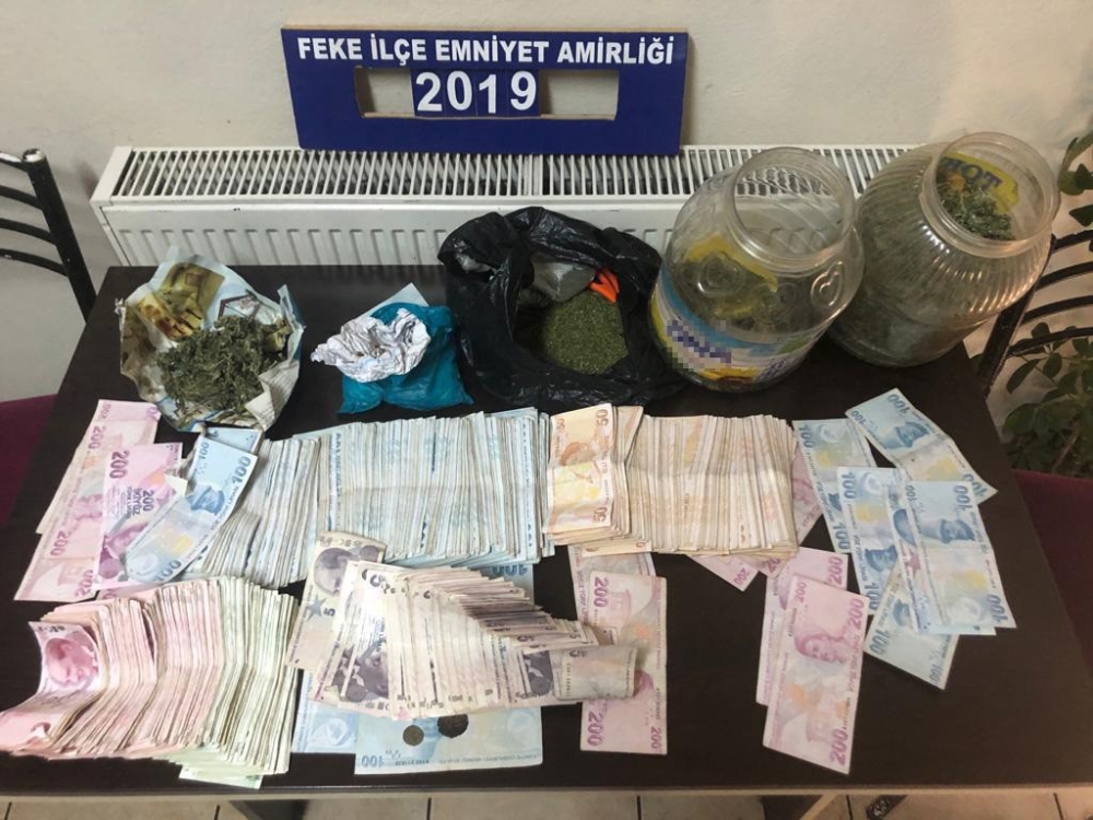 İki Torbacının Evinden Servet Çıktı