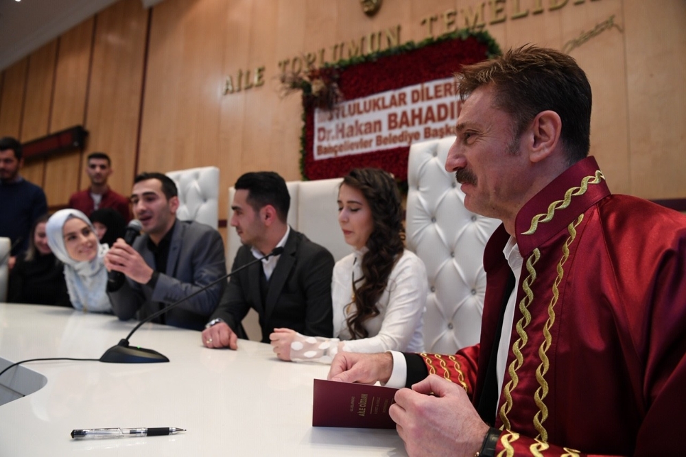 İkizler, 14 Şubat Sevgililer Günü’nde dünyaevine girdi