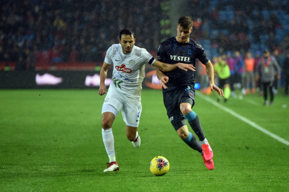 İlk yarı Çaykur Rizespor’un üstünlüğüyle bitti