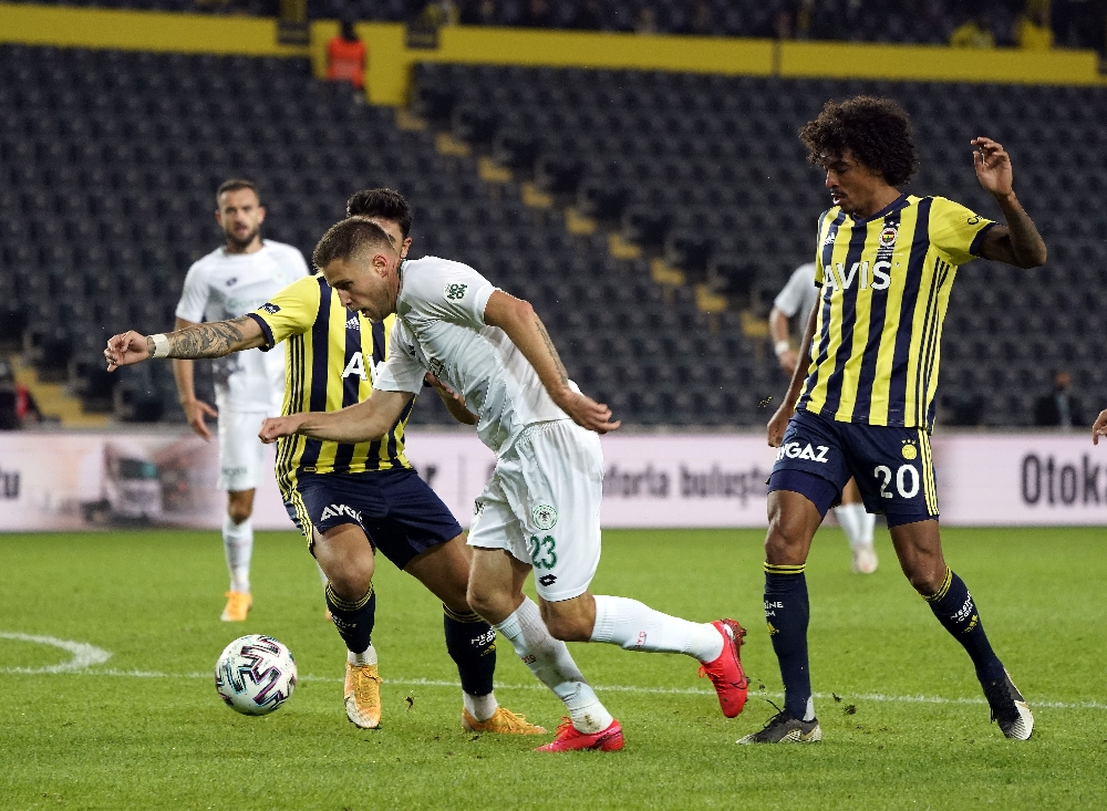 İlk Yarı Sessiz Bitti