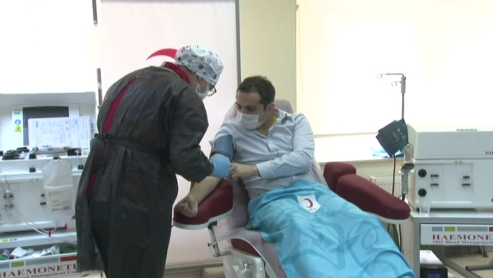 İmmün plazma bağışçılarına Kızılay’dan madalya