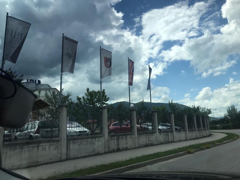 İngiliz Büyükelçiden FETÖ okuluna destek