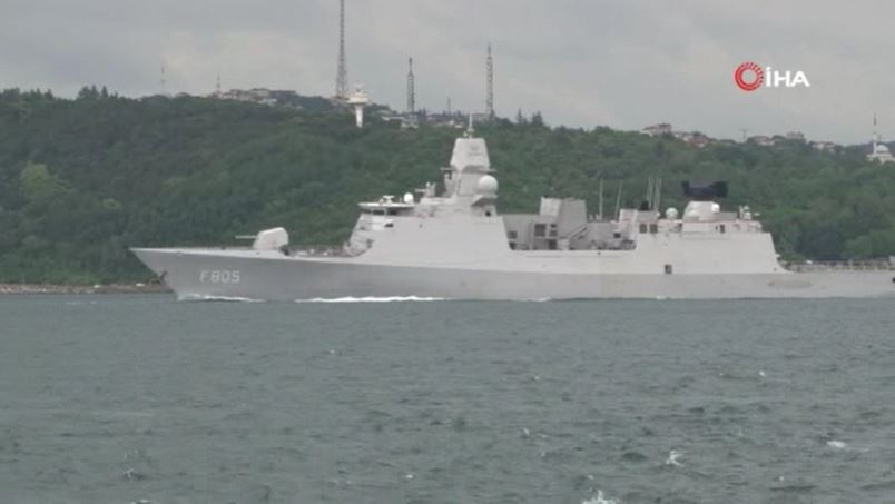 İngiliz ve Hollanda savaş gemileri İstanbul Boğazı’ndan geçti
