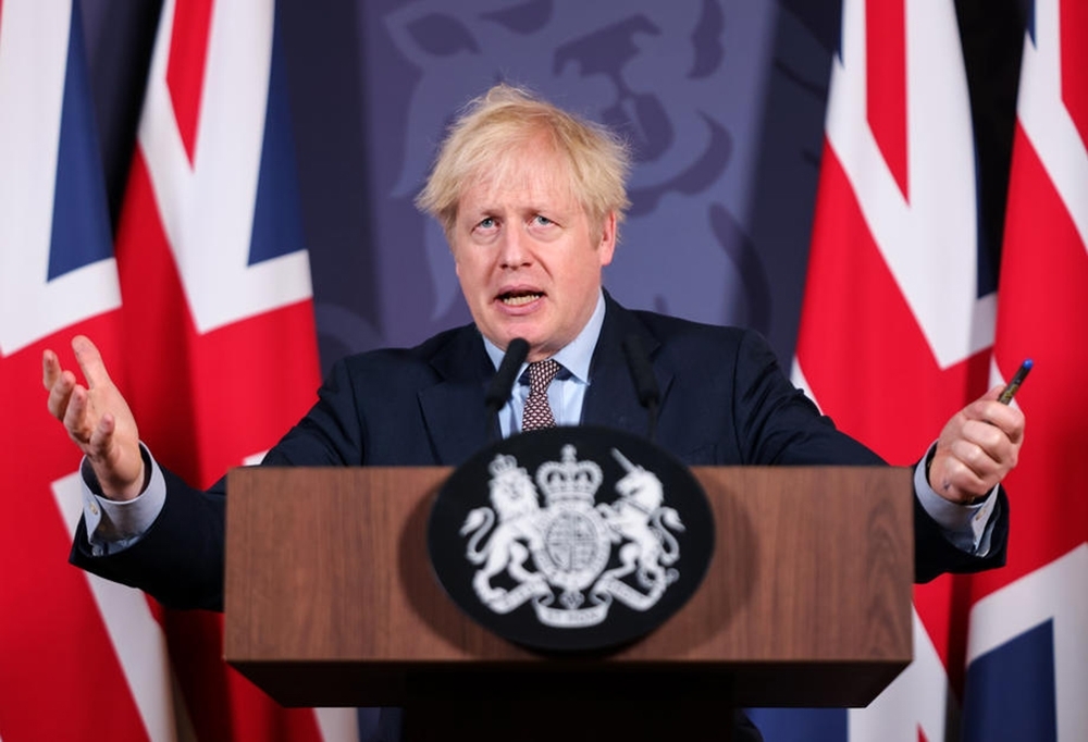 İngiltere Başbakanı Boris Johnson İngiltere’de 3’üncü kez karantina uygulanacağını duyurdu